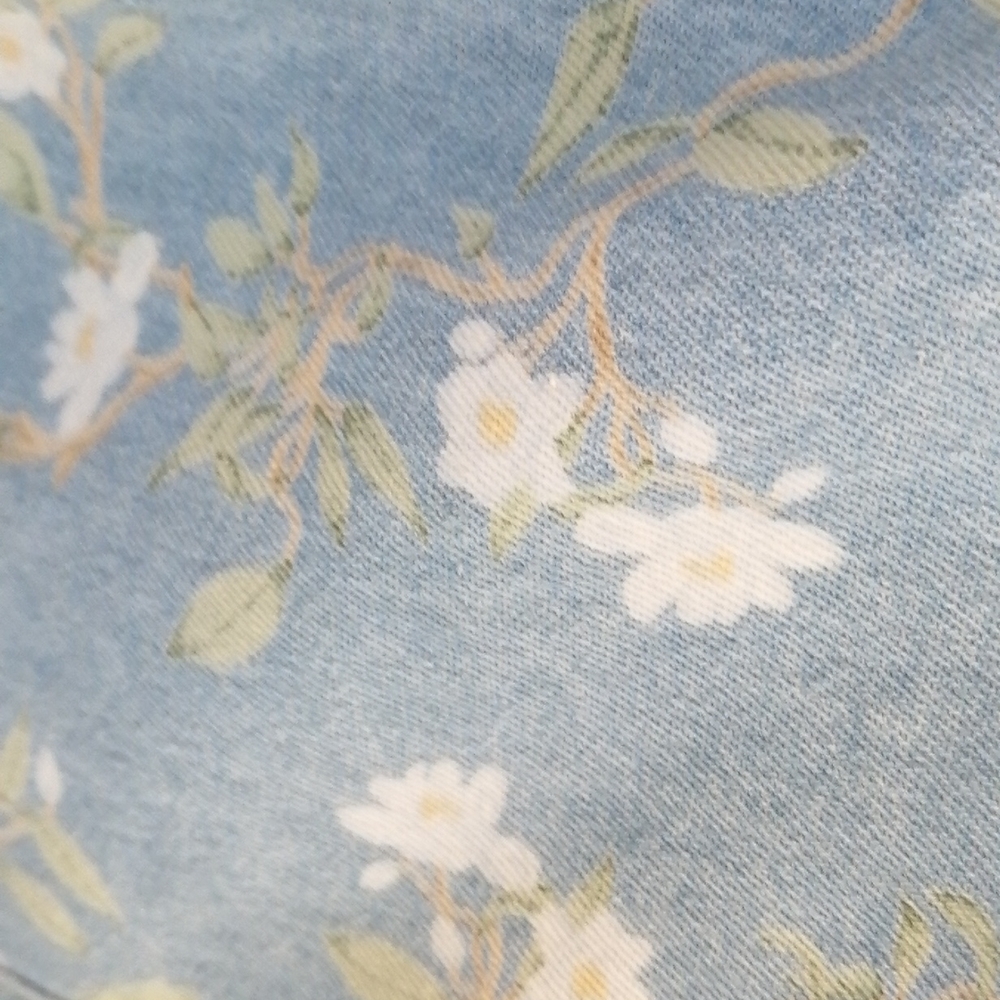 Summery button down - Picture 2 of 3